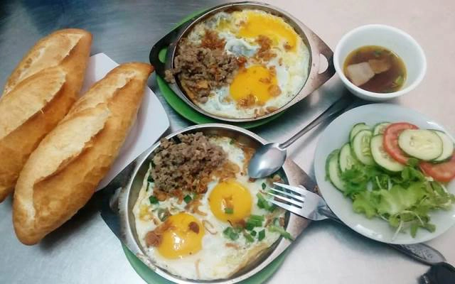 Quán Ăn Bánh Mì & Bánh Cuốn Liên