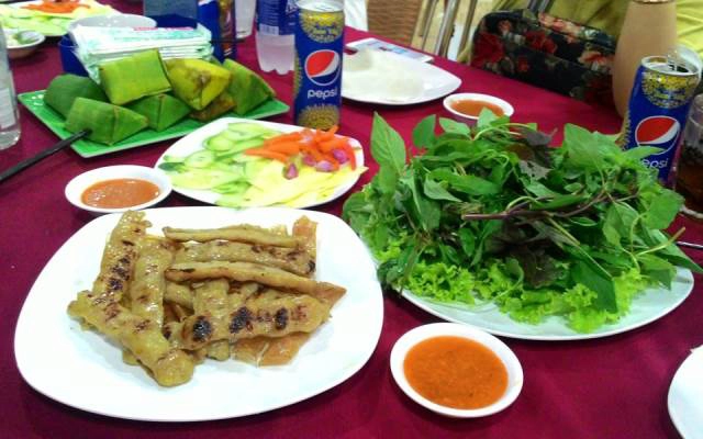 Quán Ăn Quán Nem 53 Phú Phương