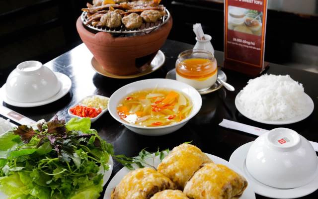 Quán Ăn Quán Nem - Giảng Võ