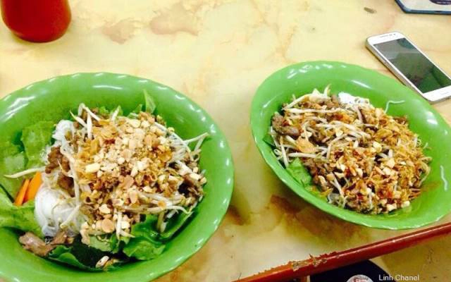 Quán Ăn Quán Hoa Phượng - Bún Bò Nam Bộ & Chè Huế
