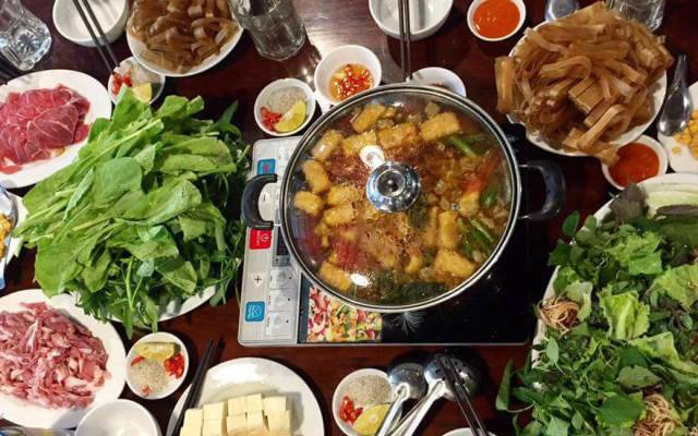 Quán Ăn Quán Ngon Lẩu Lạ