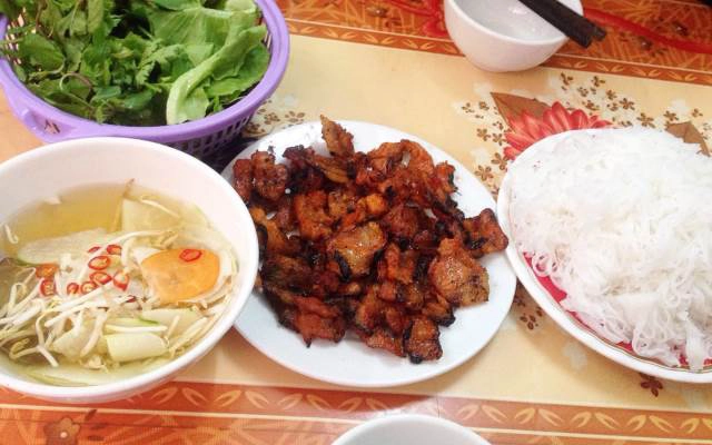 Quán Ăn Quán Nguyệt - Bún Chả & Nem Rán