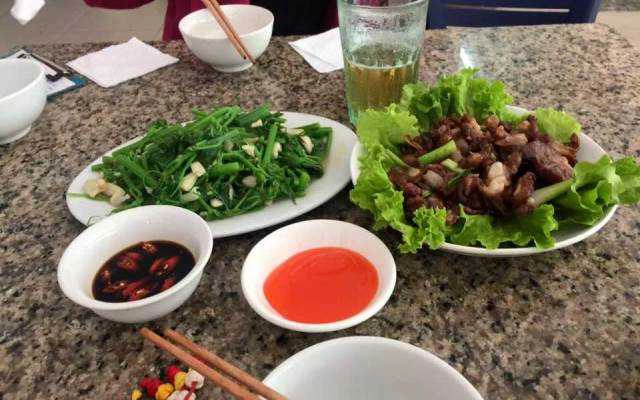Quán Nhậu Bia Hơi Chí Thơ