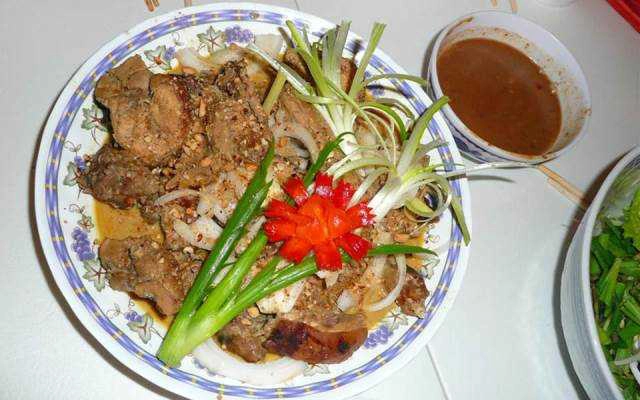 Quán Nhậu Cầu Vượt Quán - Nhậu Bình Dân