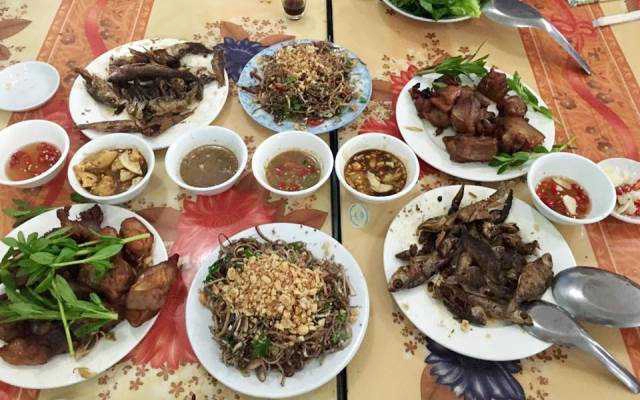 Quán Nhậu MeCo - Bia Hơi & Các Món Dân Tộc