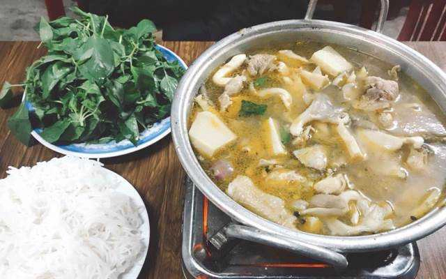 Quán Nhậu Quán Cây Mận - Lẩu Gà Lá Quế & Ếch Xào Lăn