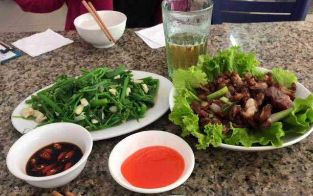Quán Nhậu Sen Đỏ - Bia Hơi & Lẩu