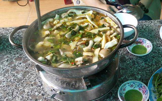 Quán Nhậu Tao Ngộ - Lẩu Gà Lá É