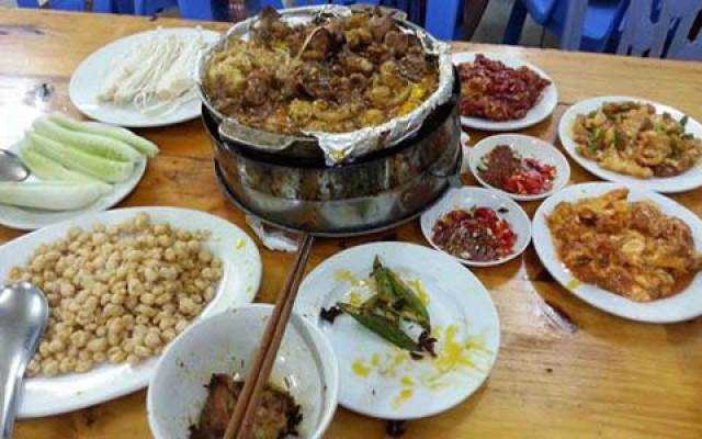 Quán Nhậu Tèo Em - Lẩu, Nướng & Bia Hơi Sài Gòn