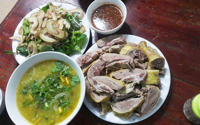Quán Nhậu Út Tám Gà - Cháo Vịt & Tiết Canh