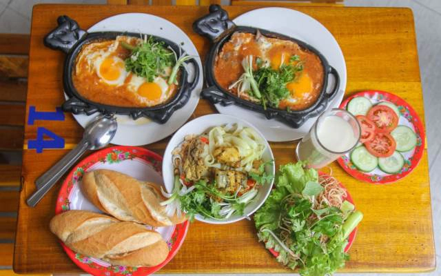 Quán Ăn Quán Phú - Bánh Mì Ốp La