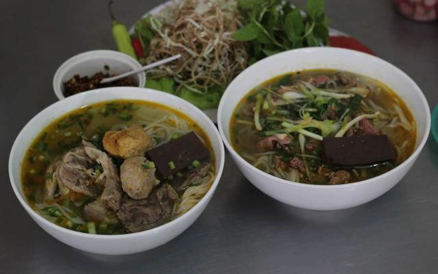 Quán Ăn Quán Phú - Bún Bò