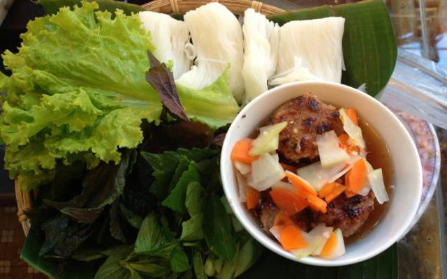 Quán Ăn Quán Sen - Bún Bò & Bún Chả Hà Nội