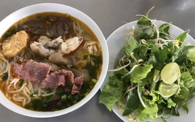 Quán Ăn Quán Sông Hương - Đặc Sản Bún Bò Huế