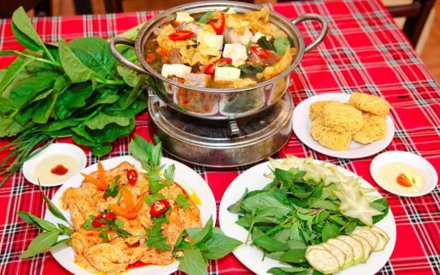 Quán Ăn Quán Tre Việt 2 - Lẩu & Các Món Bê Tươi