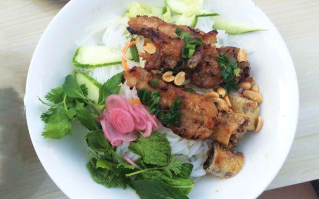 Quán Ăn Quán Vân Trang - Bò Né & Bún Thịt Nướng