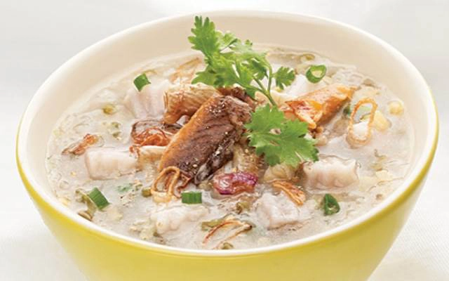 Quán Ăn Quán Yến Nhi - Cảng Ba Ngòi