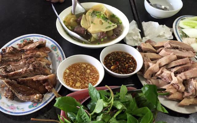 Quán Ăn Quang Hưng - Vịt Cỏ Vân Đình