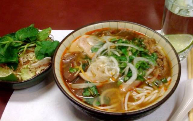 Quán Ăn Quang Lê - Bún Bò Huế