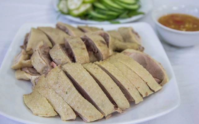 Quán Ăn Quang Lê - Vịt Cỏ & Giò Hầm Đậu Đen