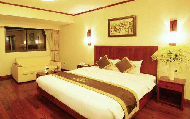 Quốc Hoa Hotel - Bát Đàn