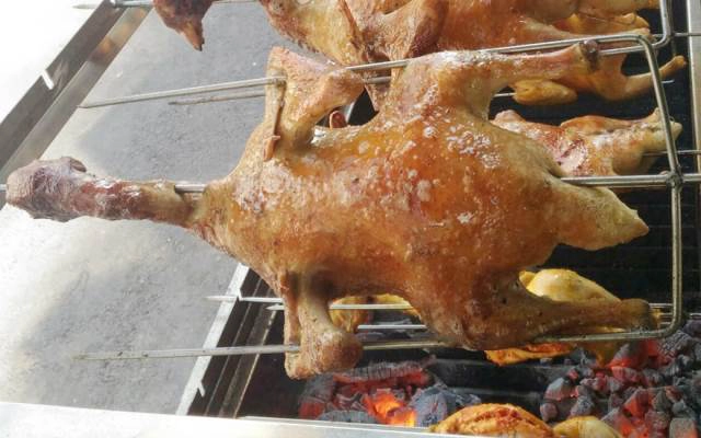 Quán Ăn Quốc Lâm - Vịt Nướng Lá Mắc Mật & Gà Nướng Muối Ớt