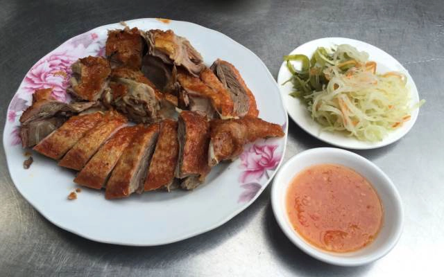 Quán Ăn Quyết Thu - Vịt Nướng & Luộc