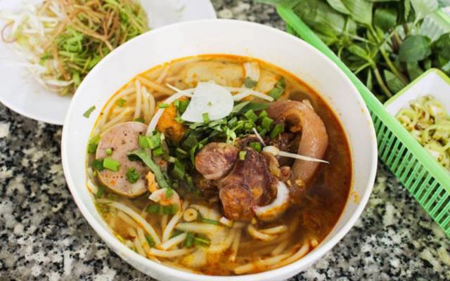 Quán Ăn Quỳnh - Bún Bò & Bò Kho Bánh Mì