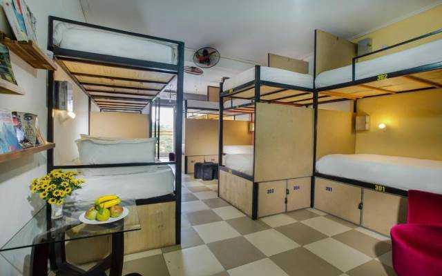 Rendezvous Hostel - Bát Đàn