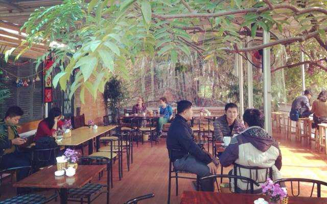 Retro Corner Cafe