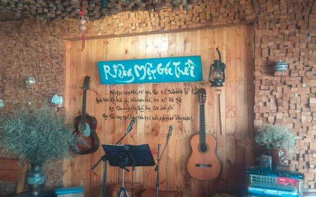 Riêng Một Góc Trời Cafe - Đường Số 11