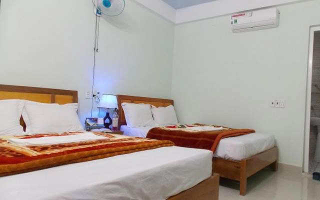 Rose Hotel