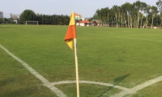 Sân bóng đá Nguyễn Bình