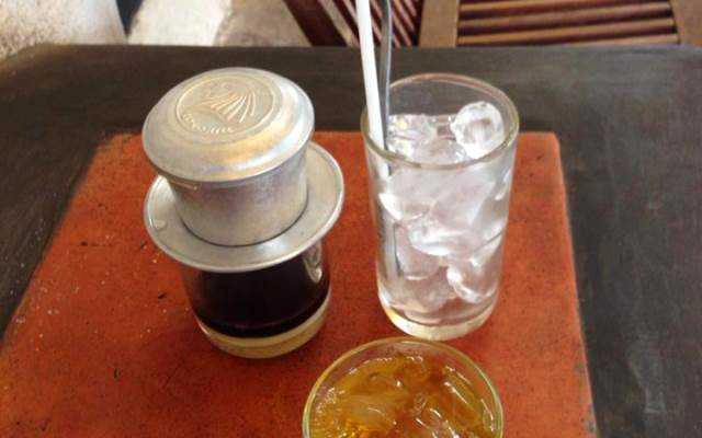 Sinh Đôi Cafe