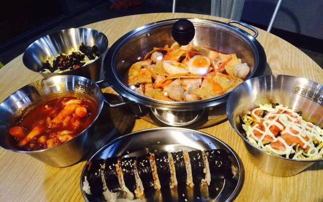 Nhà Hàng Sinjeon Tokbokki - Ẩm Thực Hàn Quốc - Hồ Tùng Mậu