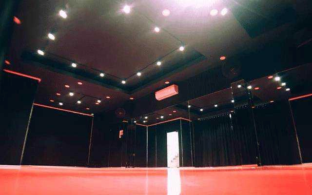 Sky Studio - 3 Tháng 2