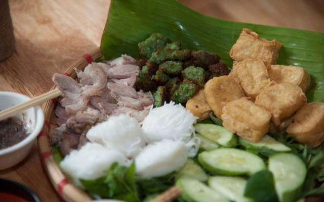 Quán Ăn Smile House - Bún Đậu Mắm Tôm & Trà Sữa