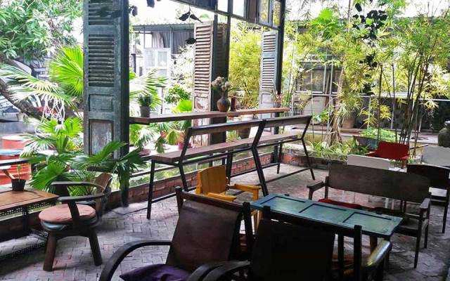 Store 8 Cafe
