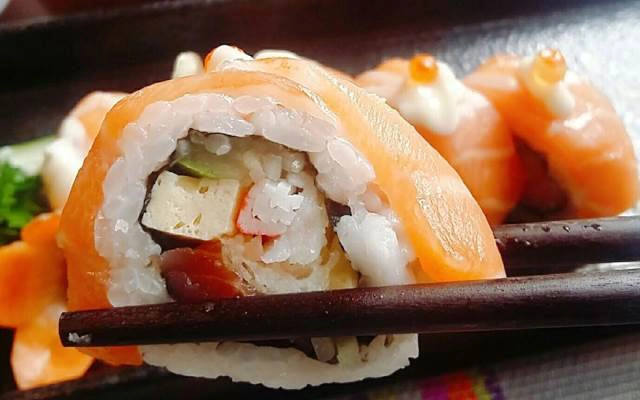 Quán Ăn Sushi Family - Xóm Chiếu