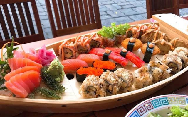 Quán Ăn Sushi Gõ - 526 Phạm Văn Đồng
