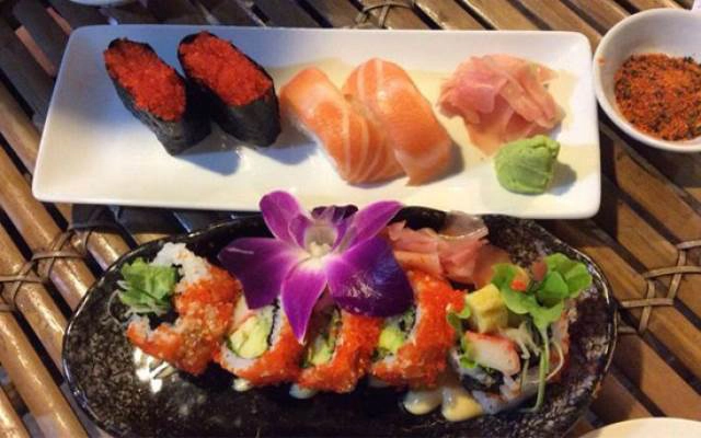Quán Ăn Sushi Gõ Đeee