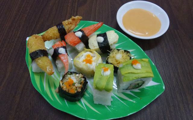Quán Ăn Sushi Maki