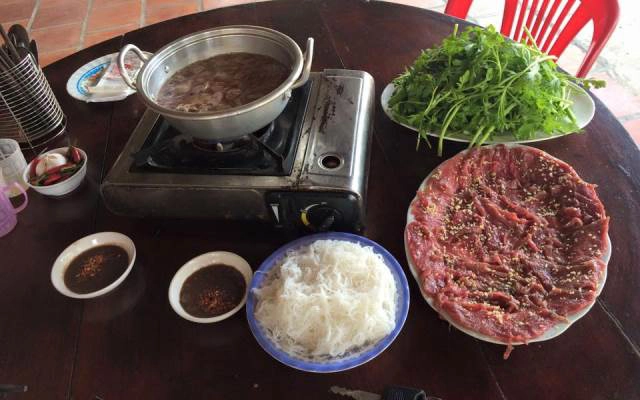 Quán Ăn Tám Còn - Lẩu Bò Mắm Ruốc