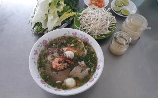 Quán Ăn Tân Định - Bánh Canh Cua & Hủ Tiếu Nam Vang