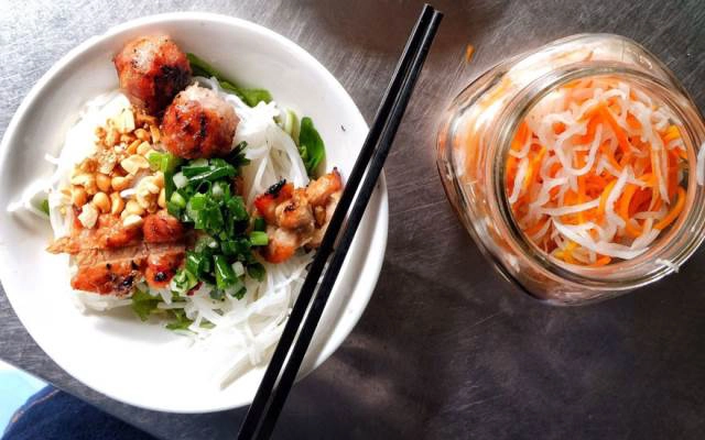 Quán Ăn Taro - Bún Thịt Nướng & Bánh Mì Hấp