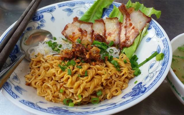 Quán Ăn Thái Bình Ký - Hủ Tiếu Xá Xíu & Bánh Tuyết Mochi