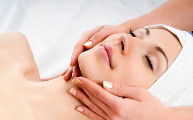 Thẩm Mỹ Viện Vầng Trăng - Nguyễn Ngọc Vũ