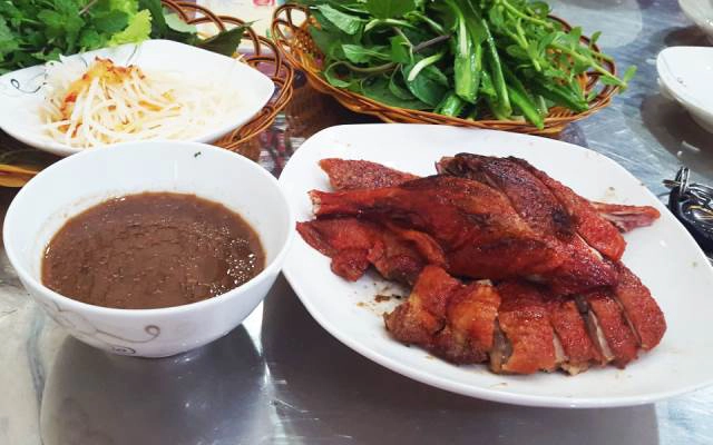 Quán Ăn Thảo Mộc - Vịt Quay Lá Móc Mật, Cháo & Gỏi Vịt