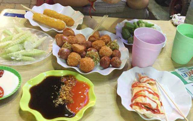 Thứ 6 Ngày 13 Tháng 2 - Ăn Vặt Các Loại