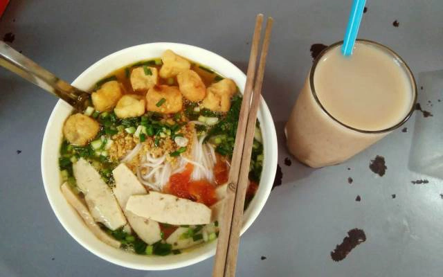 Quán Ăn Thu Hằng - Bún Riêu, Mì & Cháo Gà
